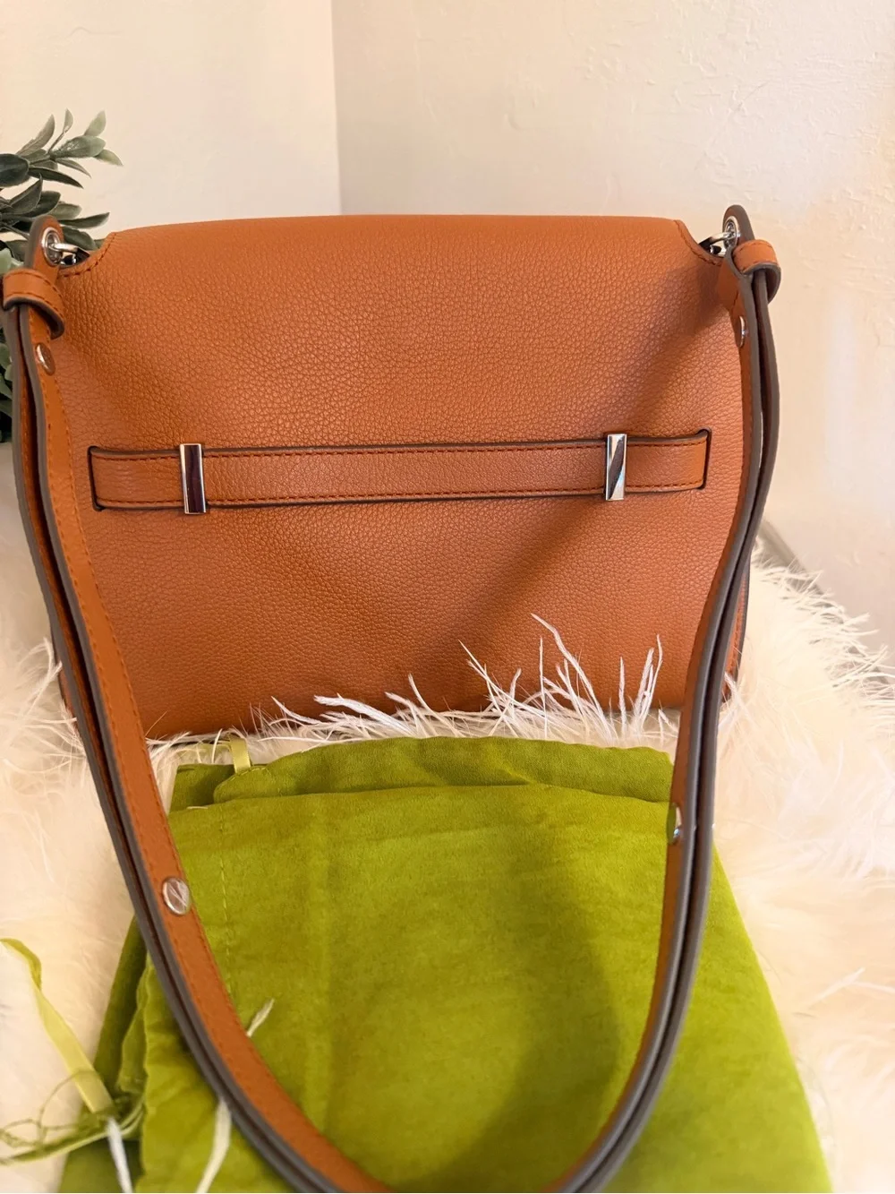 Tory Burch Lee Radziwill Pebbled Leather Shoulder Bag